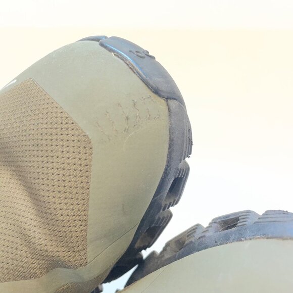 OnCloud Waterproof Running Shoes, Women's Size 9 - Picture 10 of 10